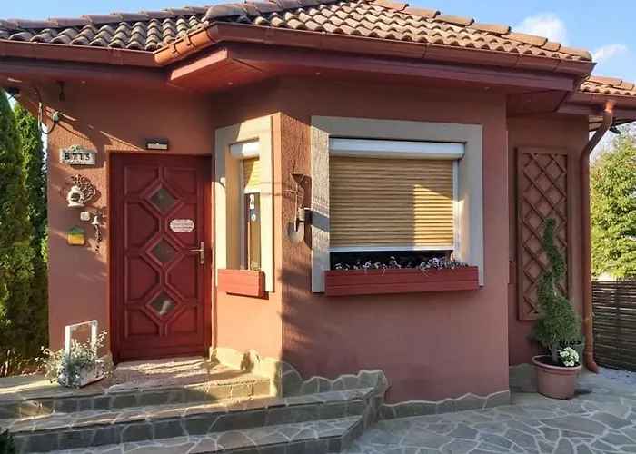 Nyirjes Vendeghaz Гостевой дом 4*